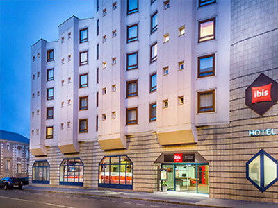 helflest hotels ibis tour bretagne front